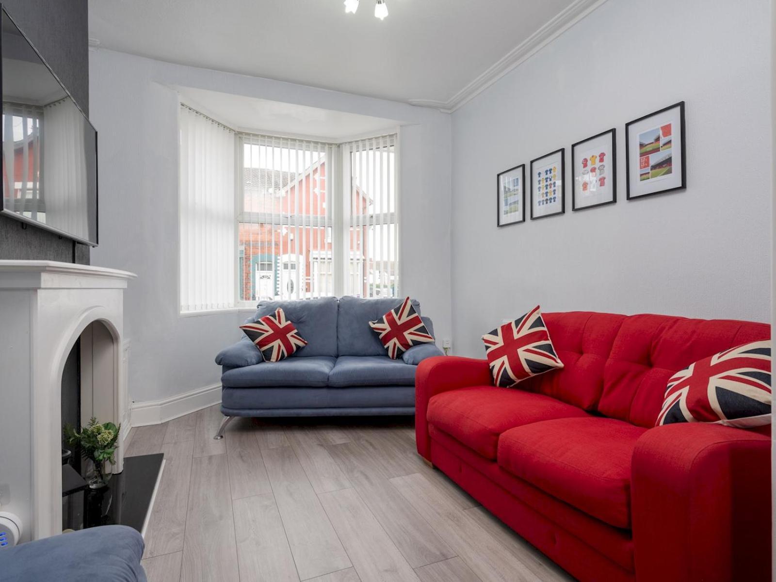 Pass The Keys Ruiskin St - Liverpool Kirkdale Terrace Sleeps 5 Parking别墅 外观 照片