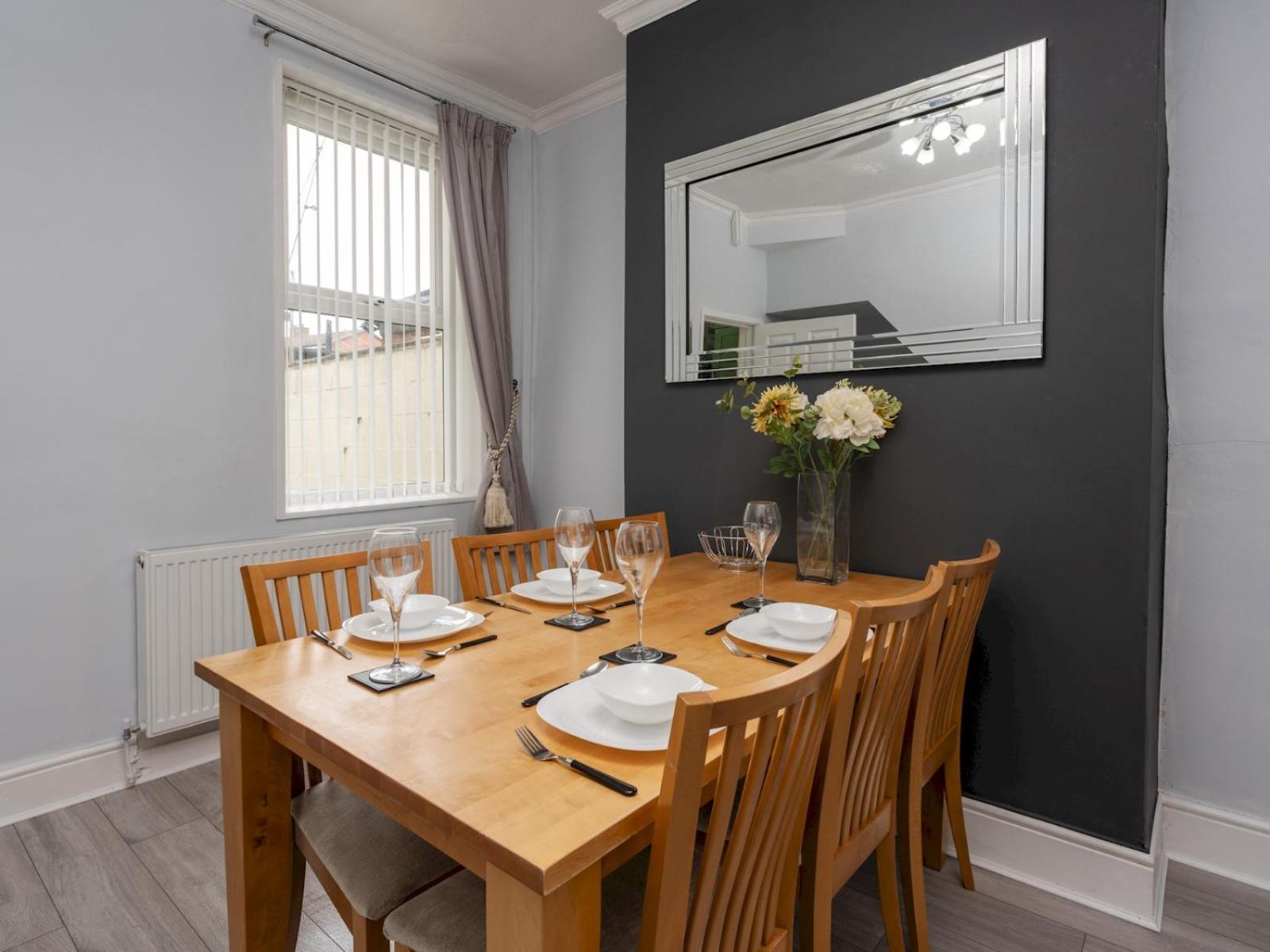 Pass The Keys Ruiskin St - Liverpool Kirkdale Terrace Sleeps 5 Parking别墅 外观 照片