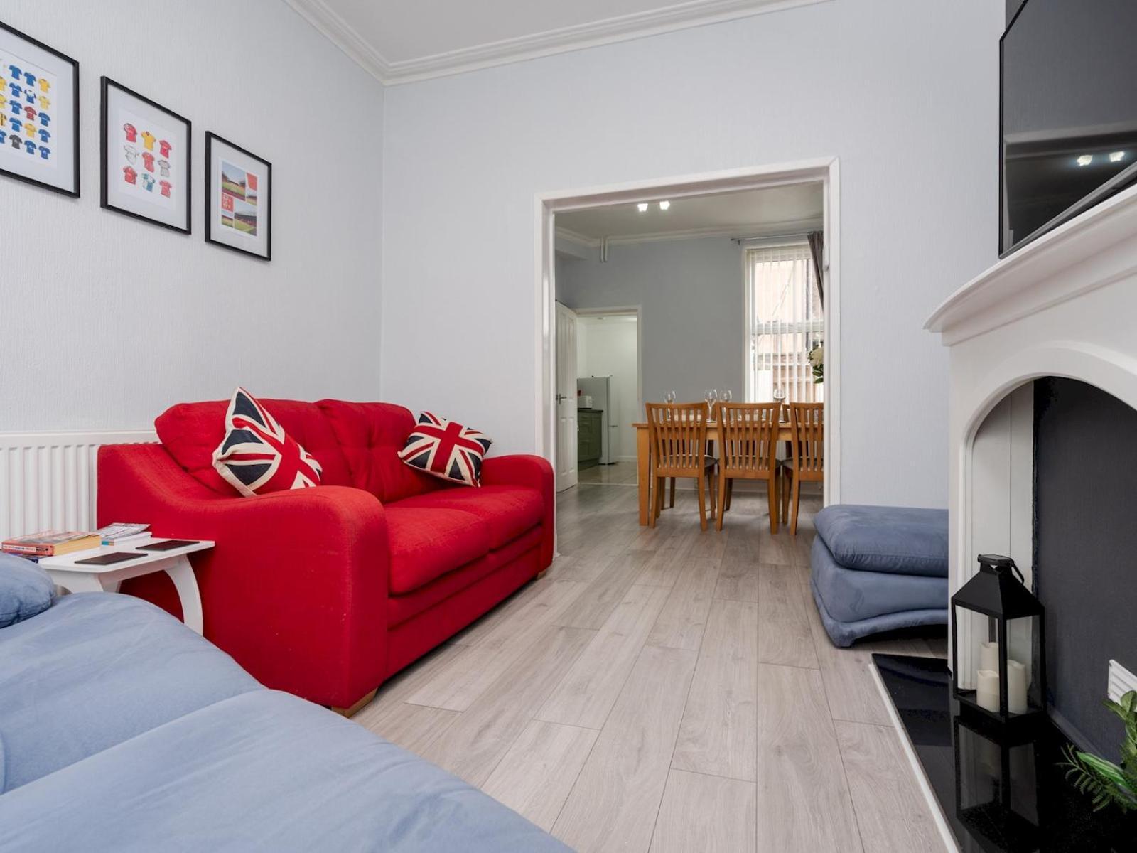 Pass The Keys Ruiskin St - Liverpool Kirkdale Terrace Sleeps 5 Parking别墅 外观 照片